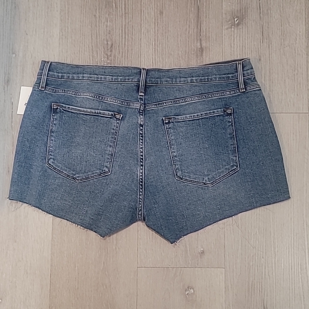 Frame Le Cutoff women's size 33 Jean shorts. New with tags MSRP $184 - Picture 6 of 7